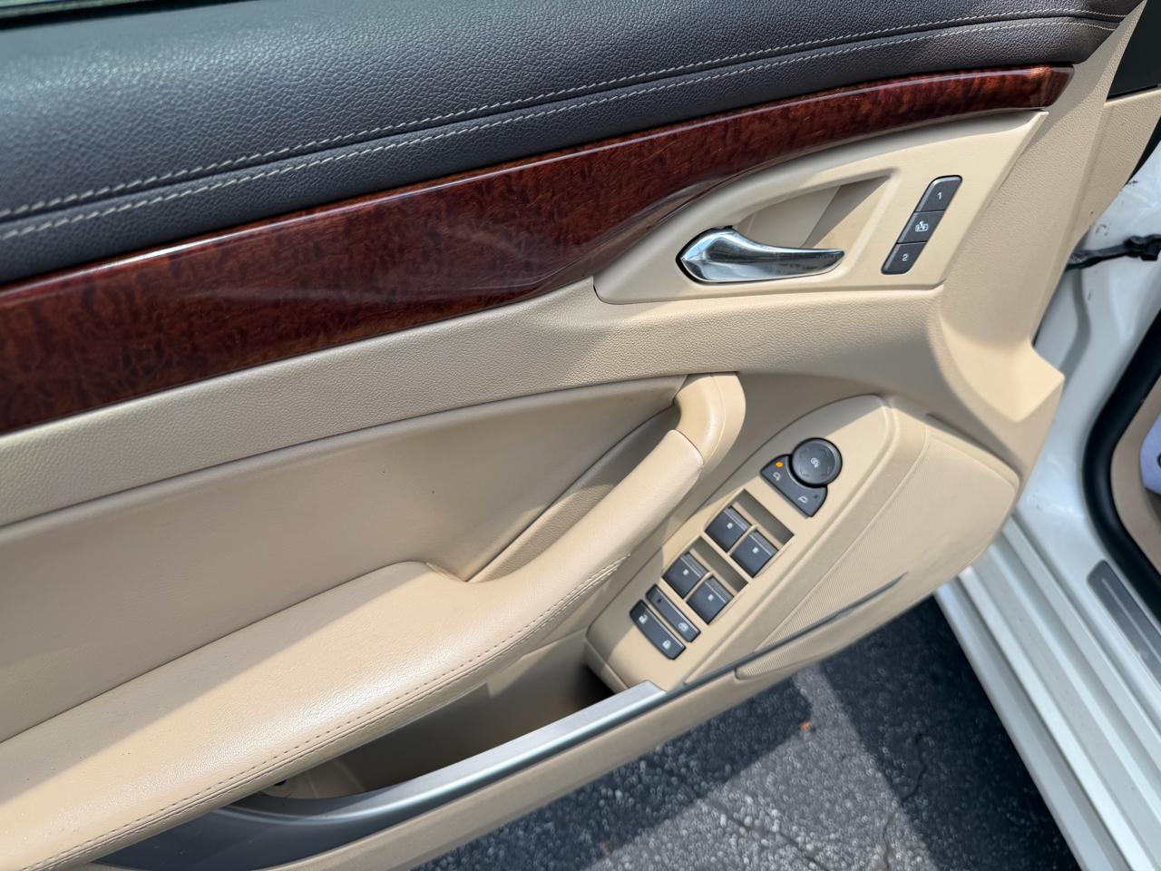 Cadillac CTS 3.6L Premium w/Navi 2011