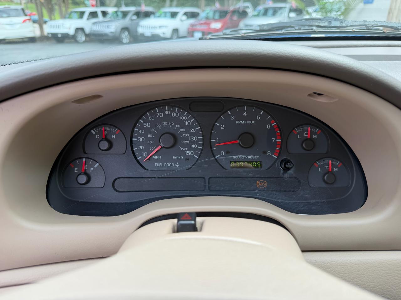 Ford Mustang GT Deluxe Coupe 2004