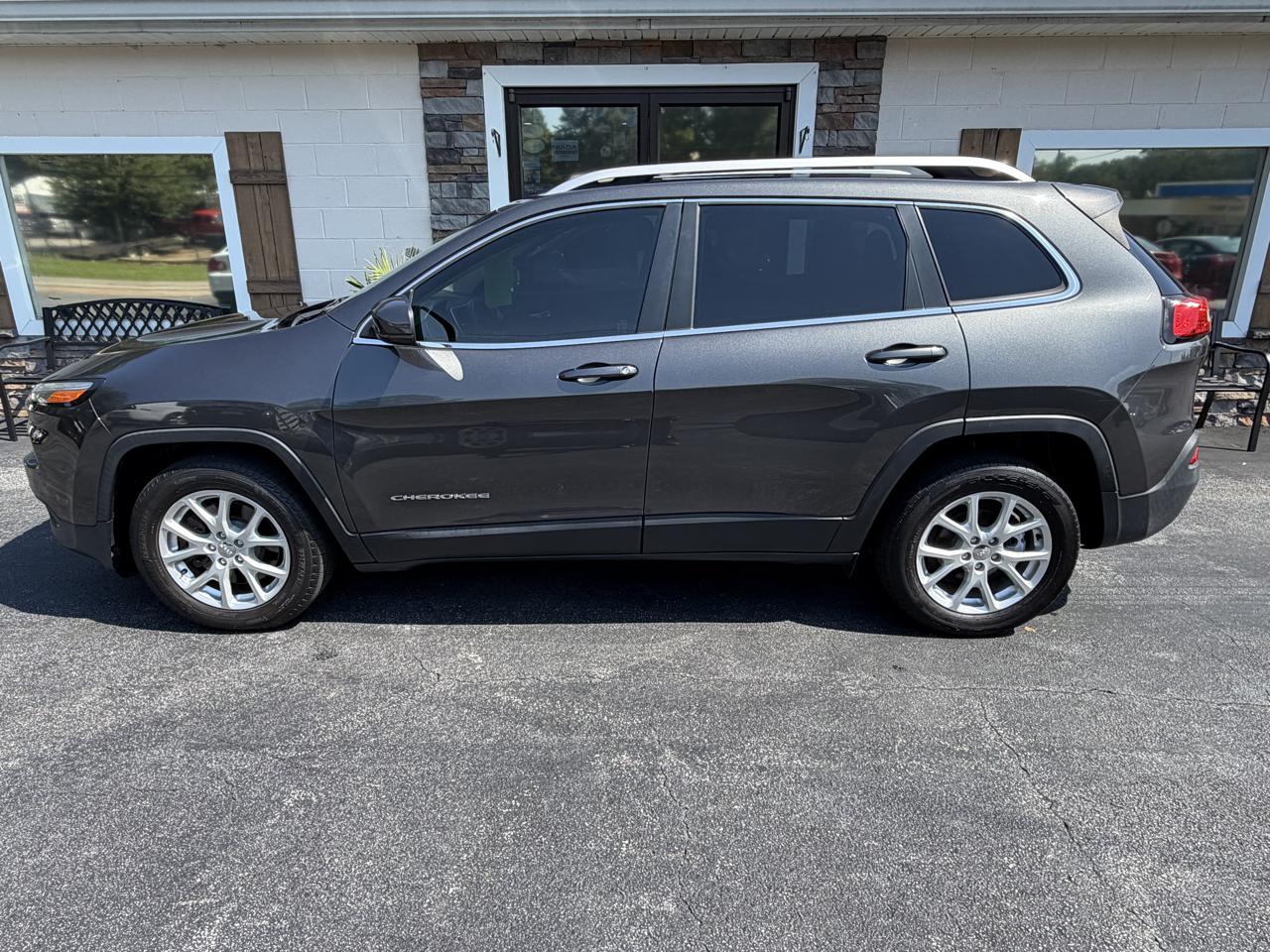 Jeep Cherokee Latitude FWD 2017