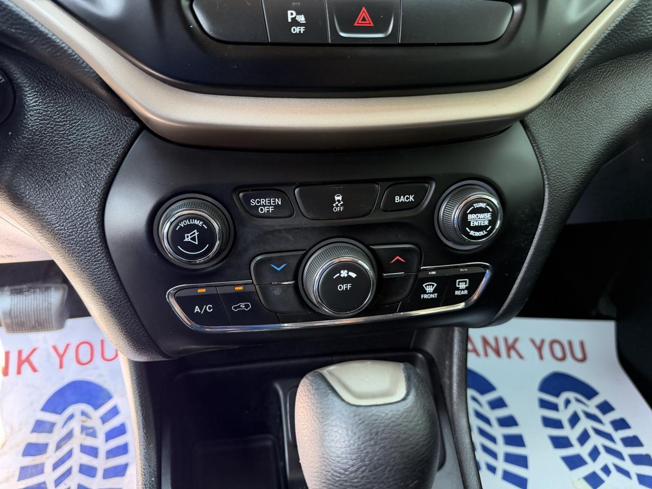 Jeep Cherokee Latitude FWD 2017