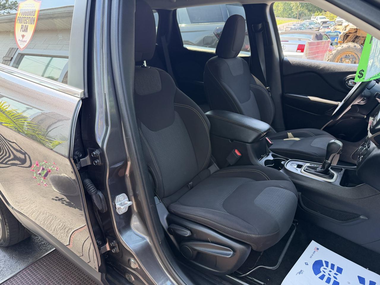 Jeep Cherokee Latitude FWD 2017