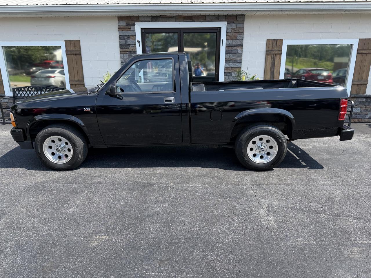Dodge Dakota WS Reg. Cab 6.5-ft. Bed 2WD 1996