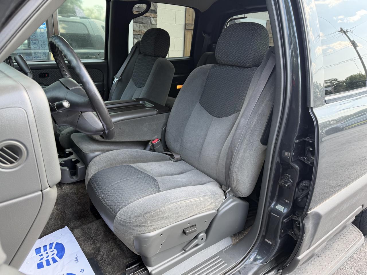 Chevrolet Avalanche 1500 4WD 2003