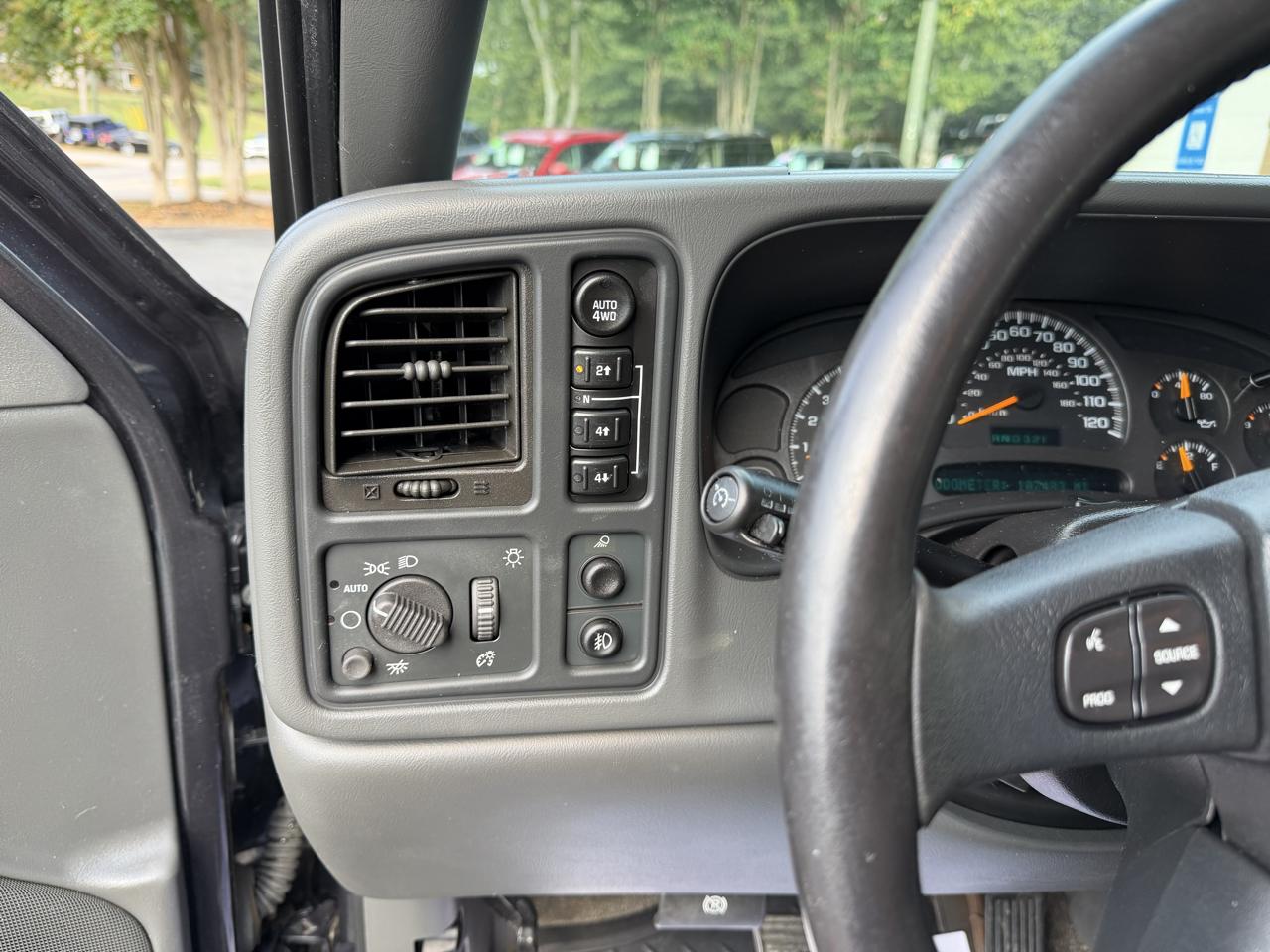 Chevrolet Avalanche 1500 4WD 2003