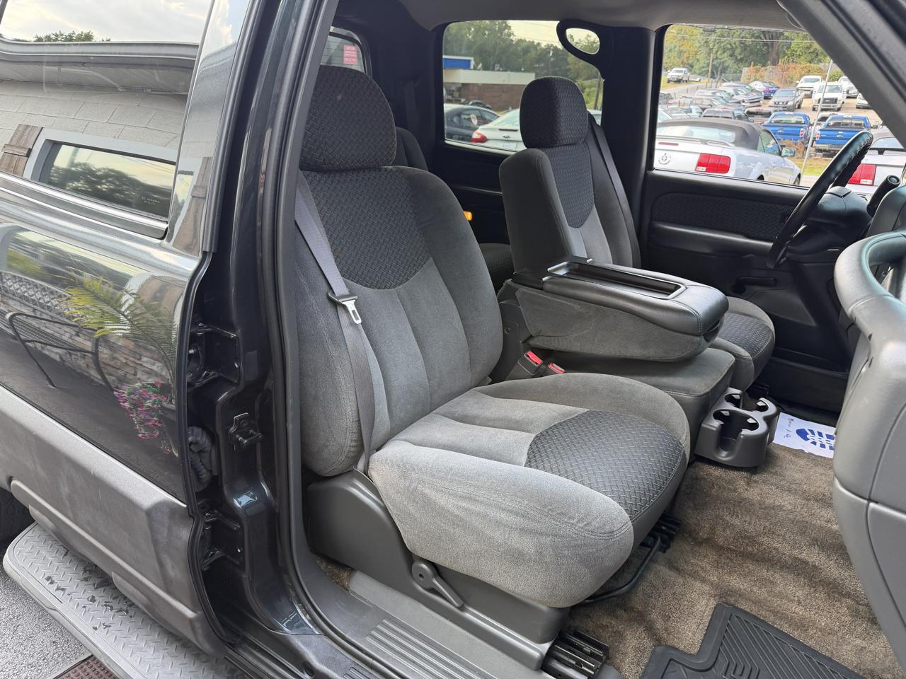 Chevrolet Avalanche 1500 4WD 2003