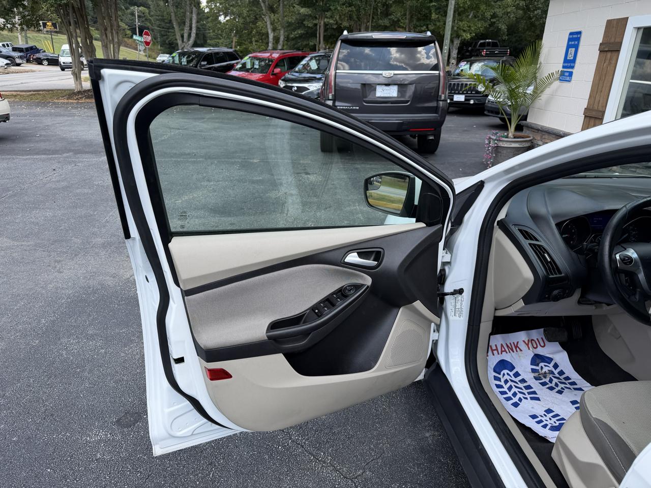 Ford Focus SE Sedan 2013