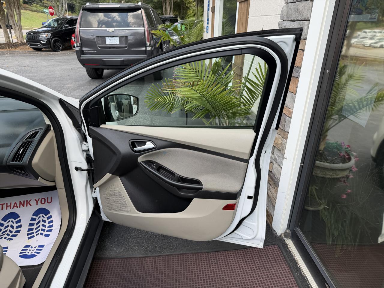 Ford Focus SE Sedan 2013