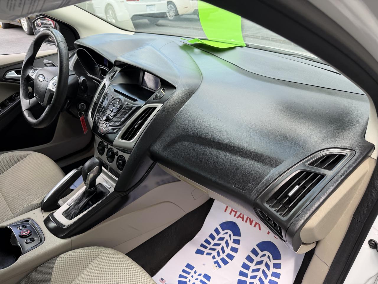 Ford Focus SE Sedan 2013