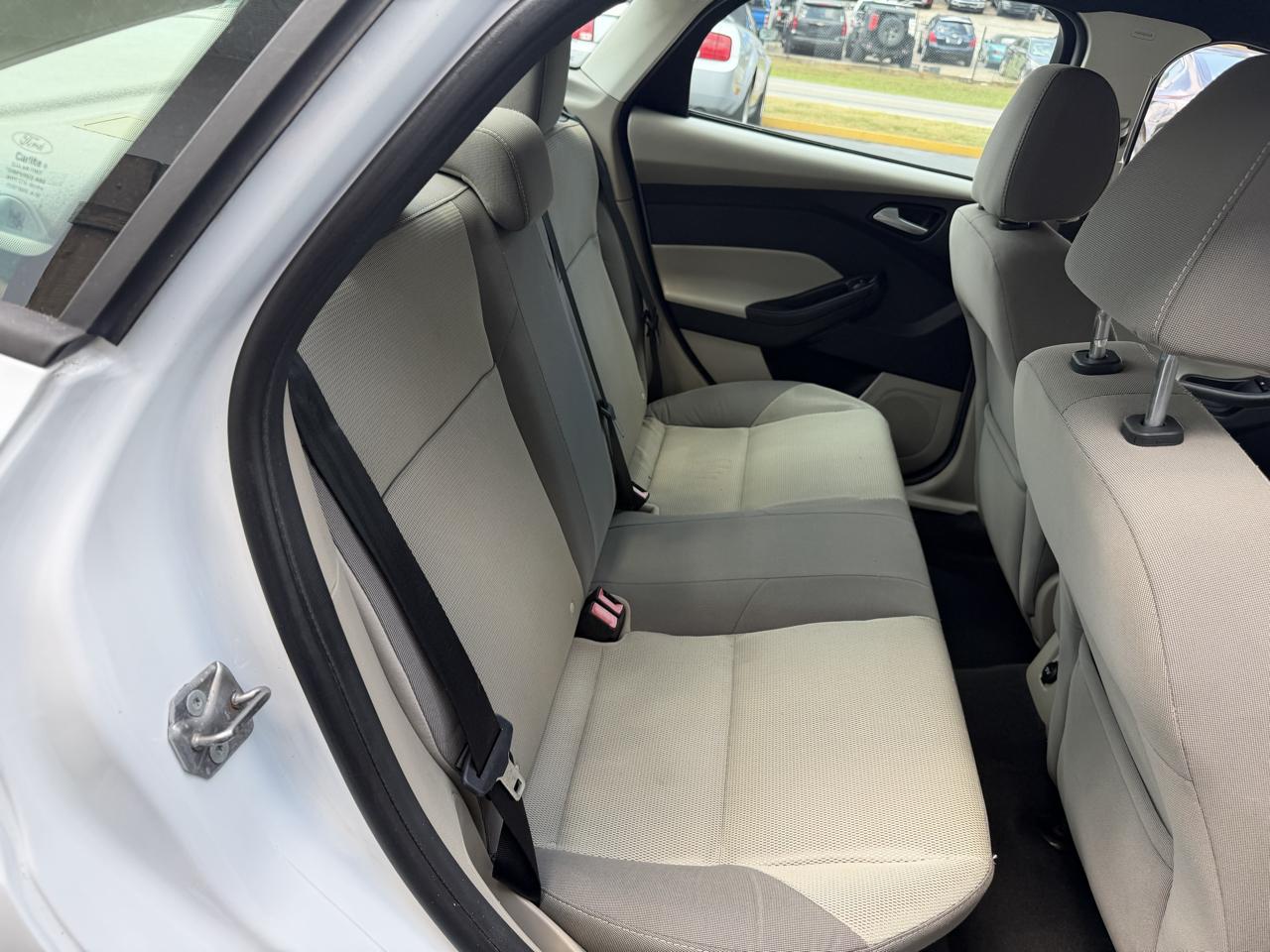 Ford Focus SE Sedan 2013