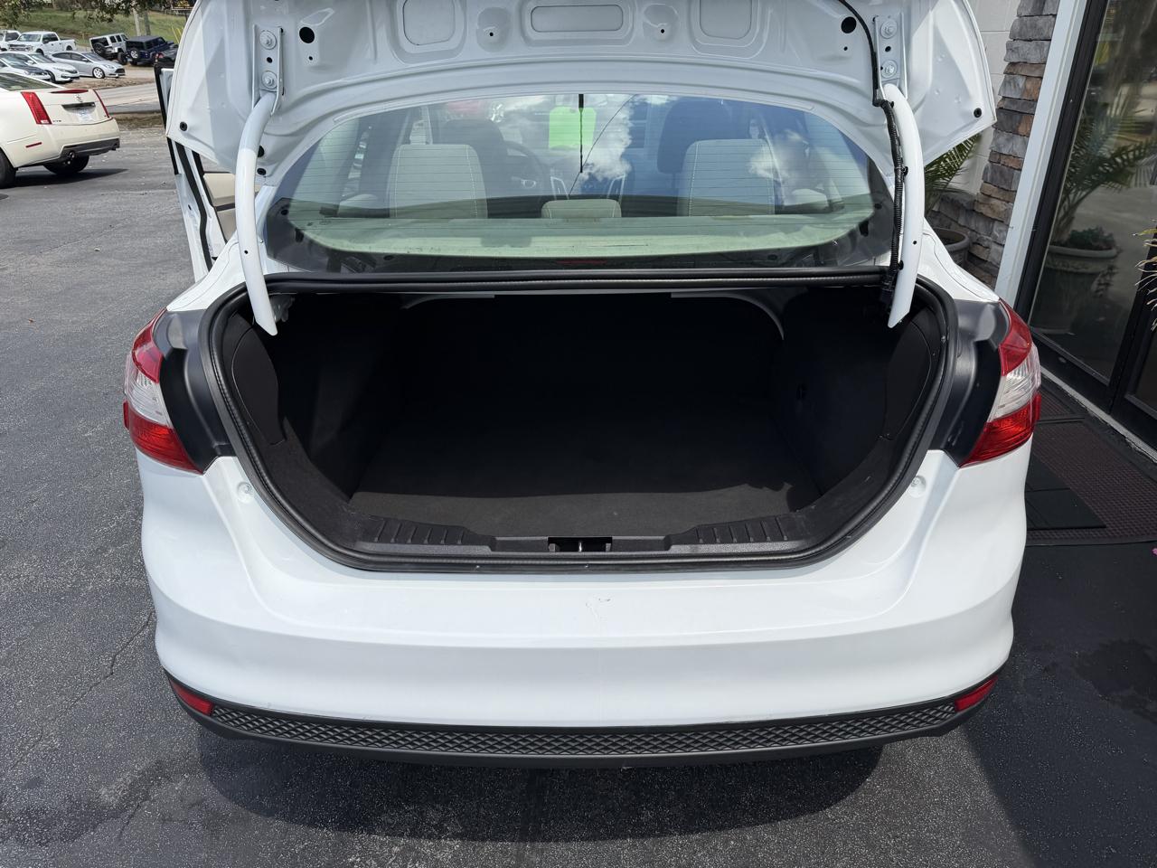 Ford Focus SE Sedan 2013