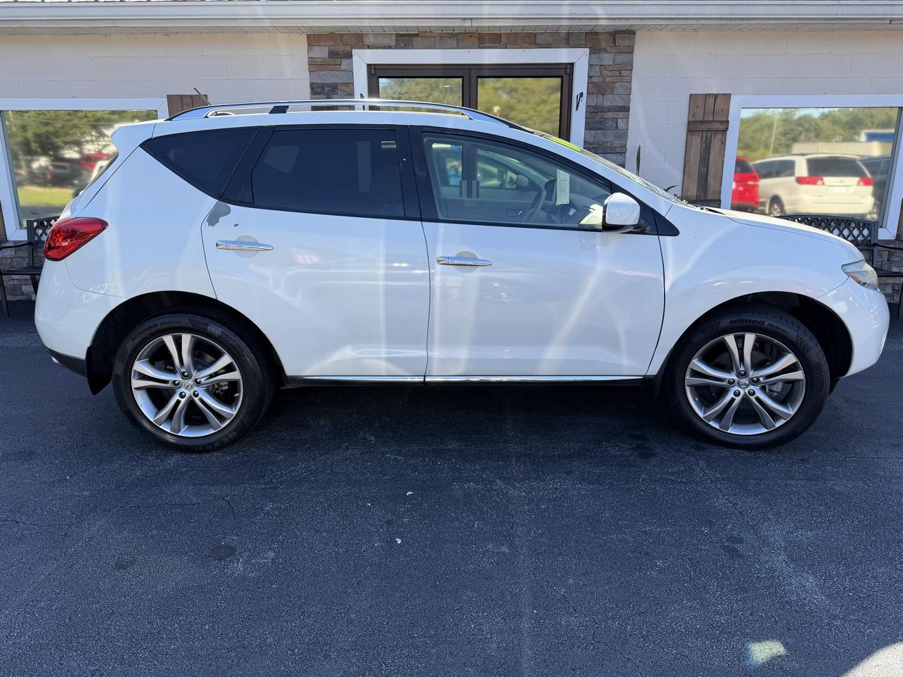 Nissan Murano LE 2010