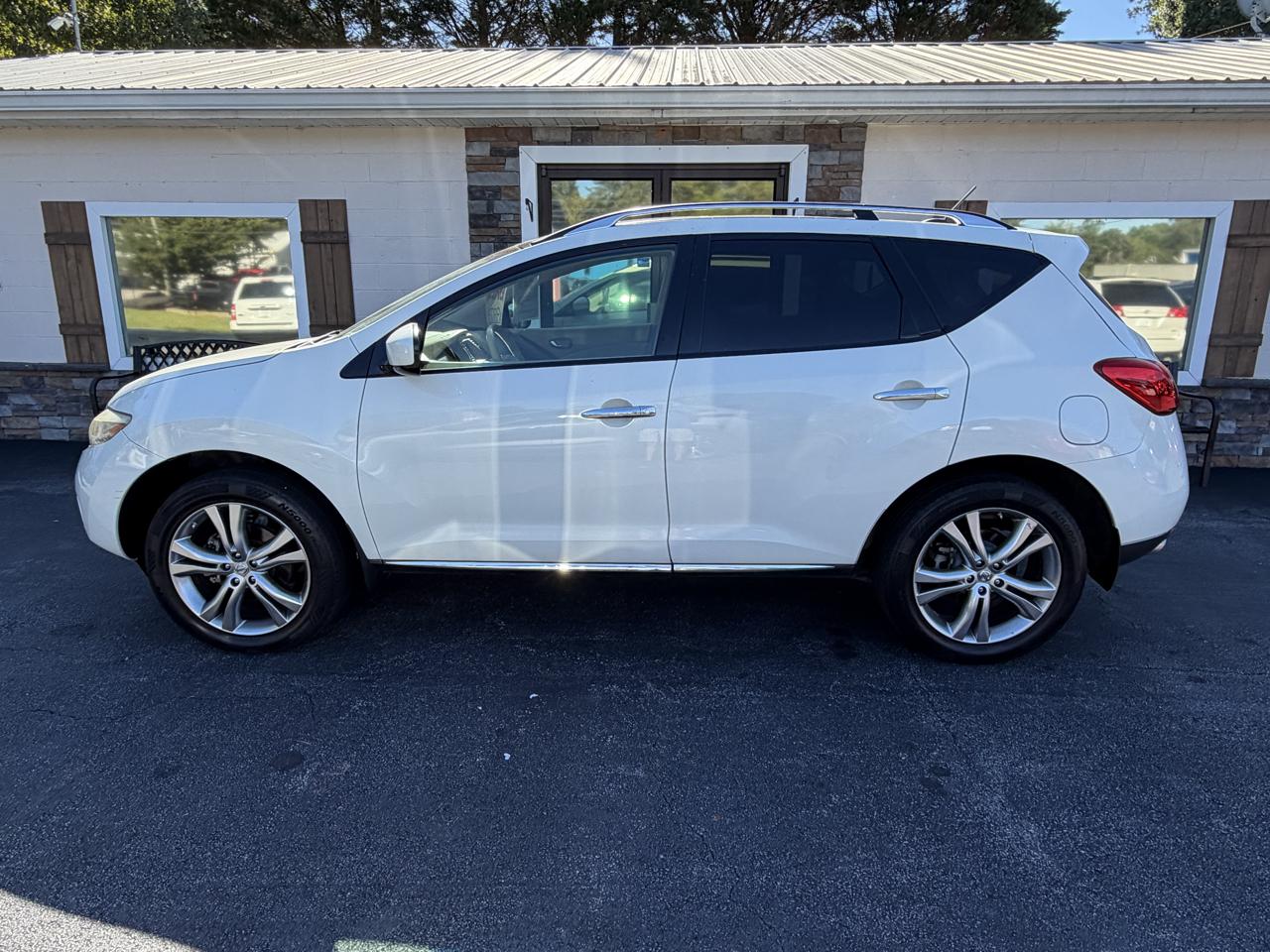 Nissan Murano LE 2010