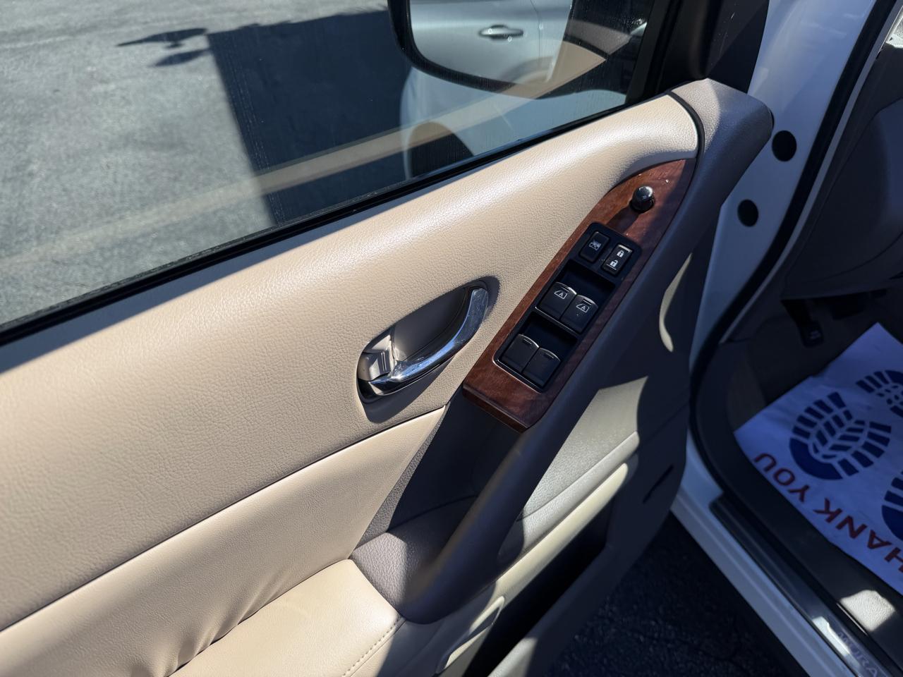 Nissan Murano LE 2010