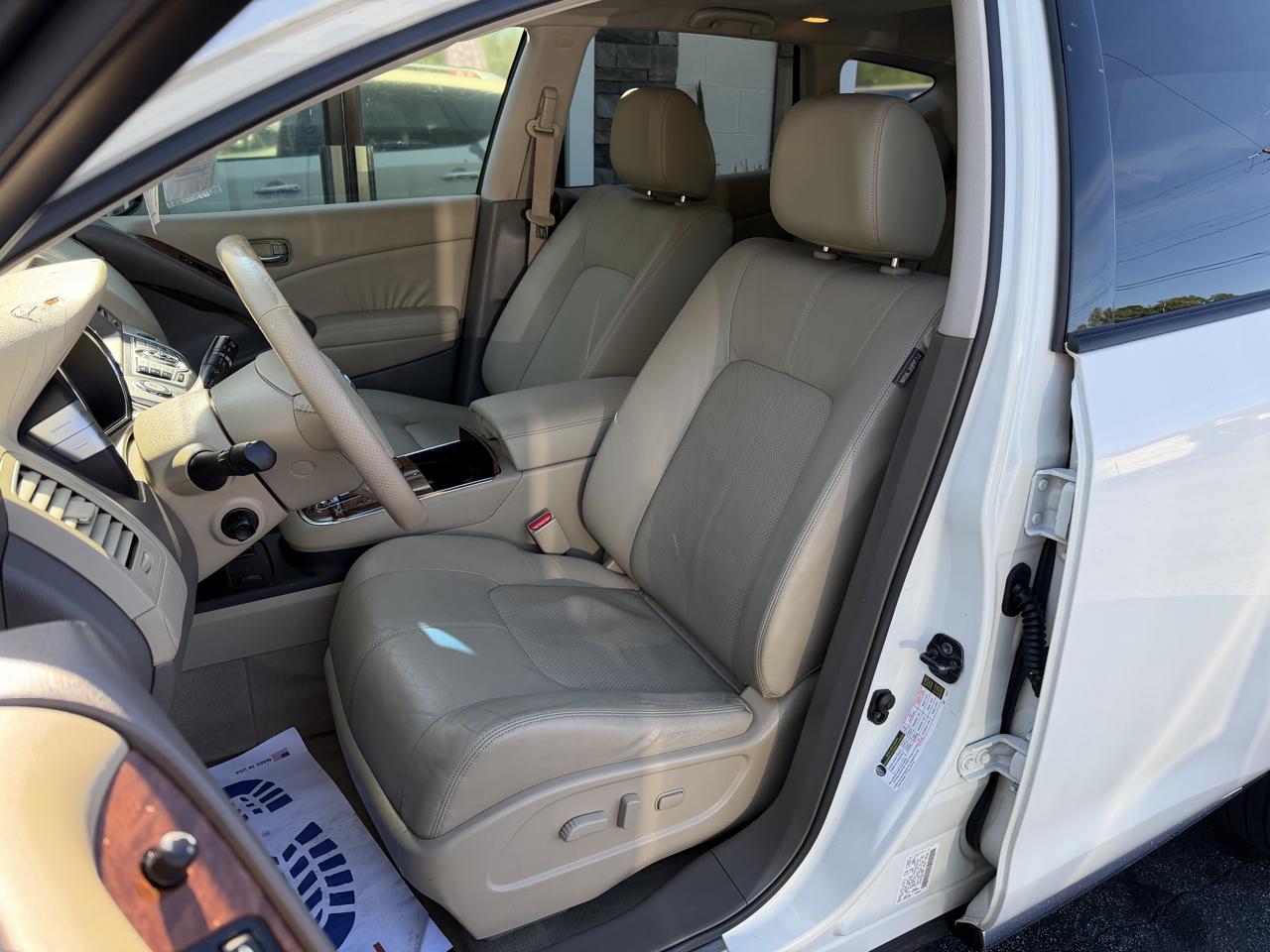 Nissan Murano LE 2010