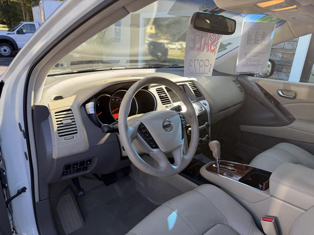 Nissan Murano LE 2010