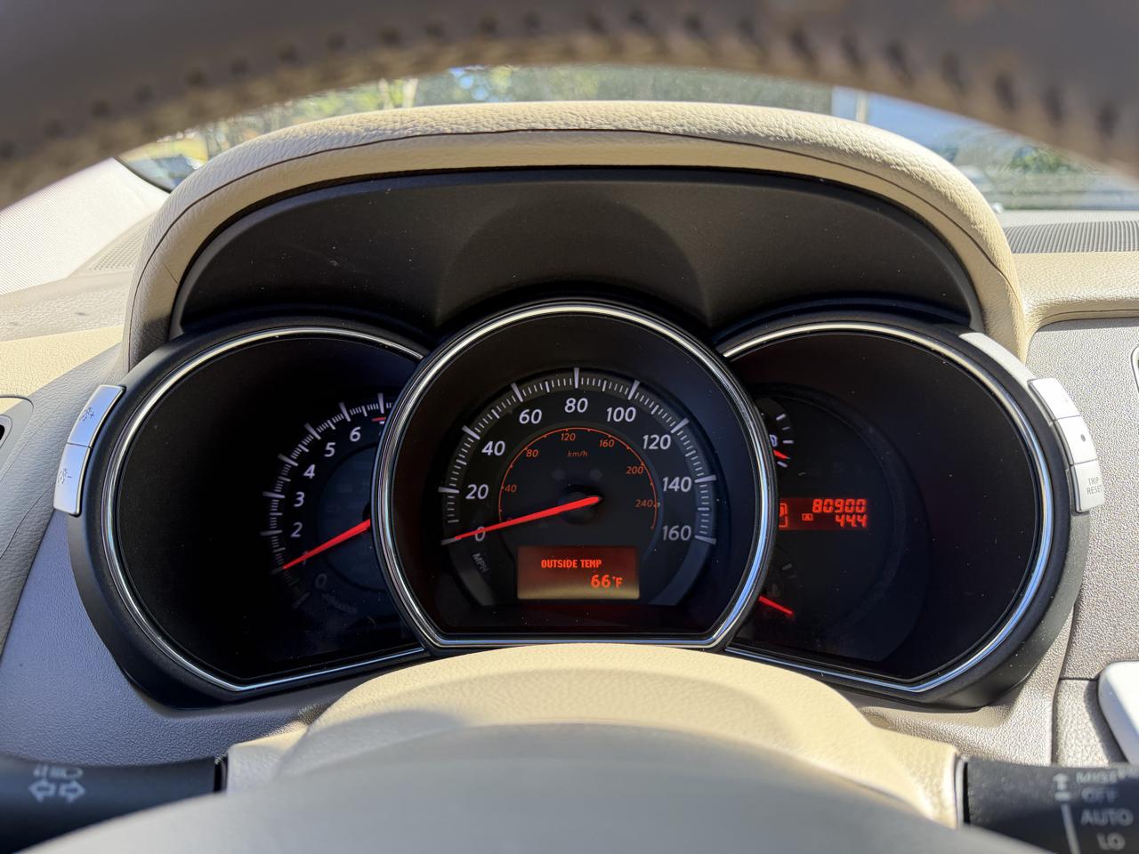 Nissan Murano LE 2010