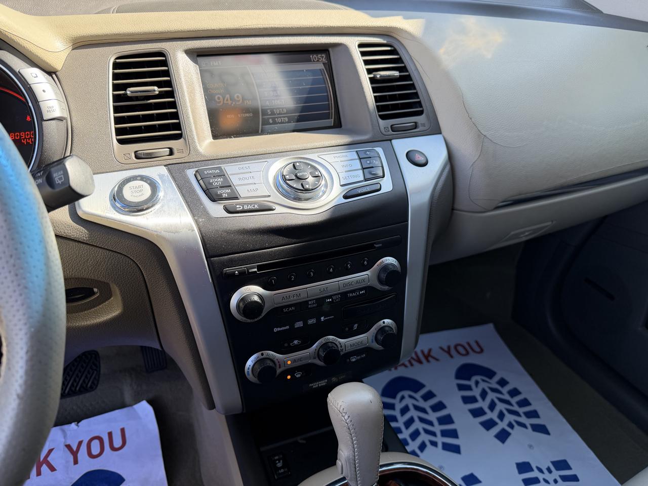 Nissan Murano LE 2010