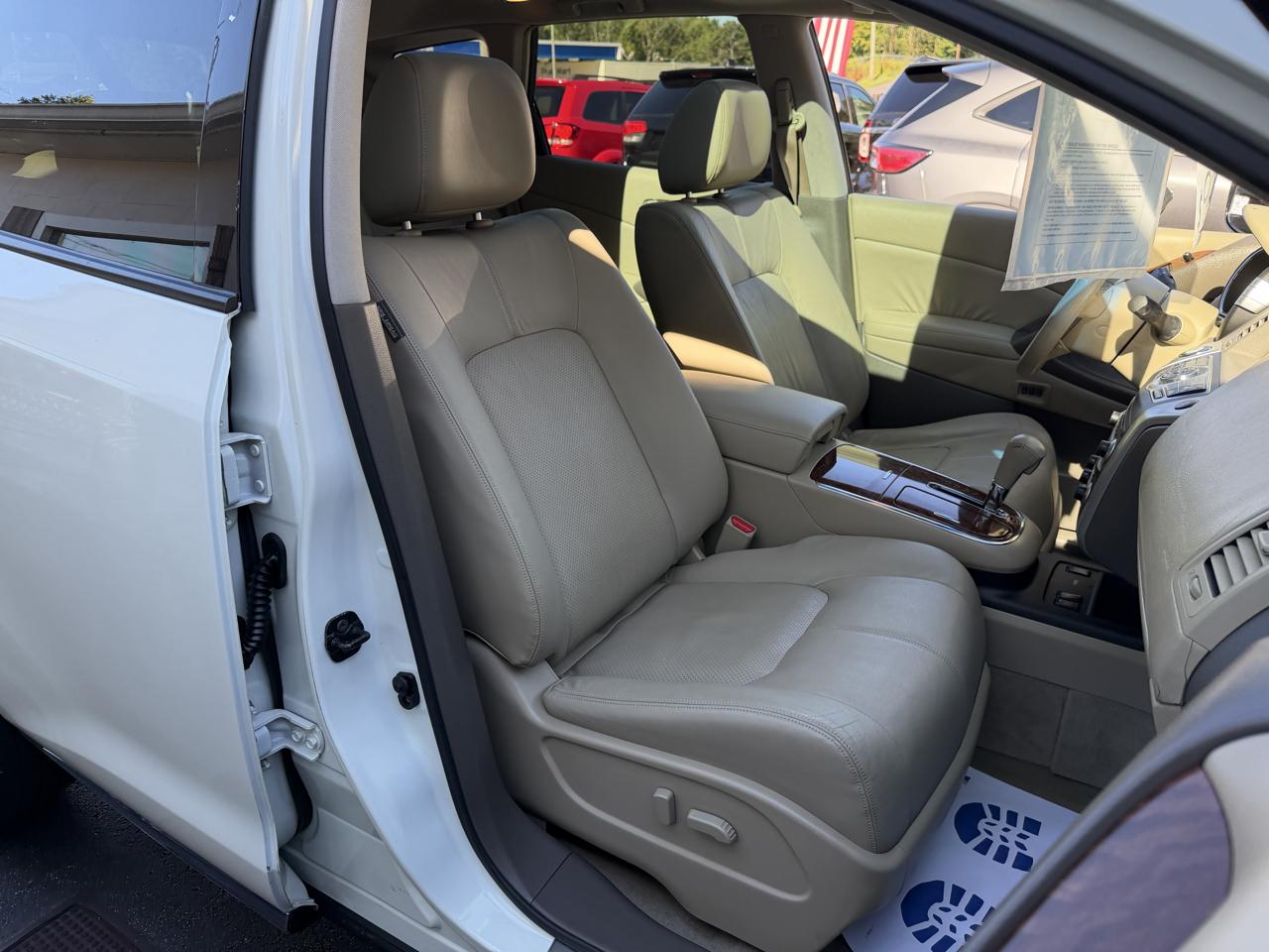 Nissan Murano LE 2010