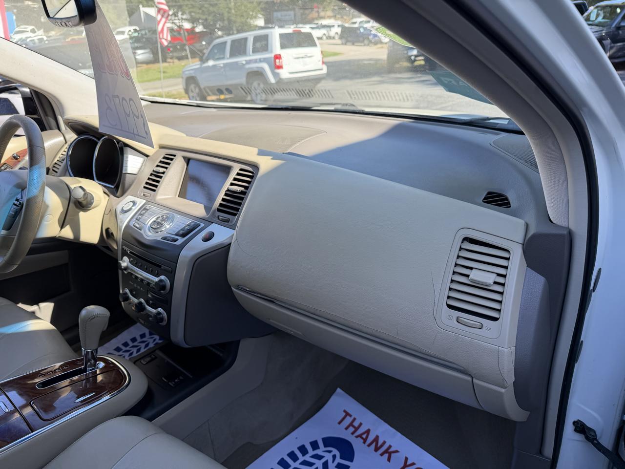 Nissan Murano LE 2010