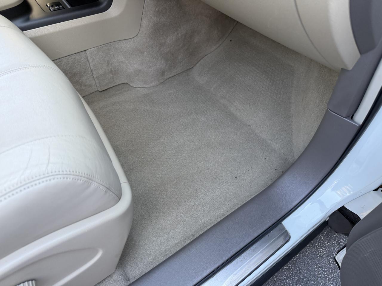 Nissan Murano LE 2010
