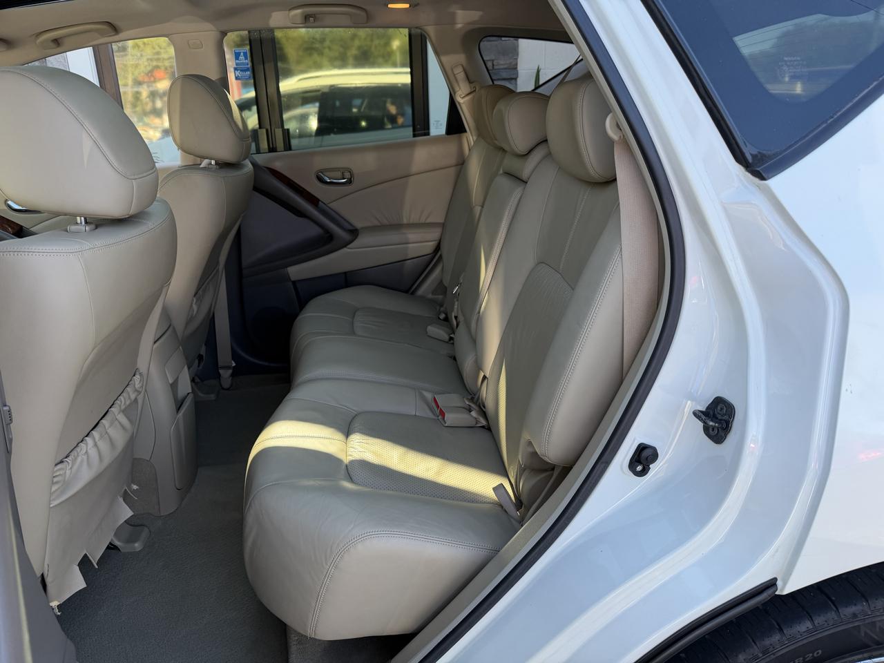 Nissan Murano LE 2010