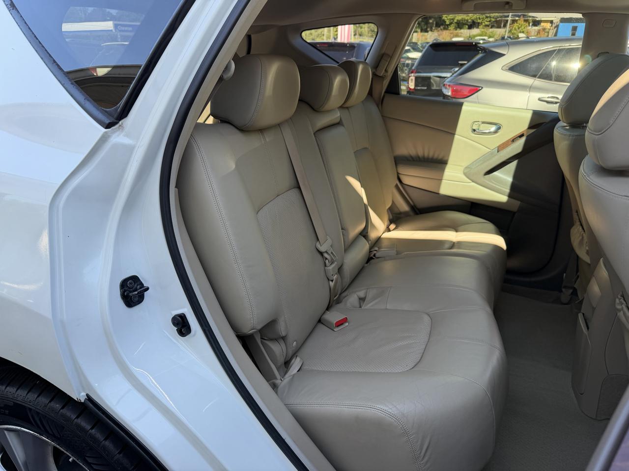 Nissan Murano LE 2010