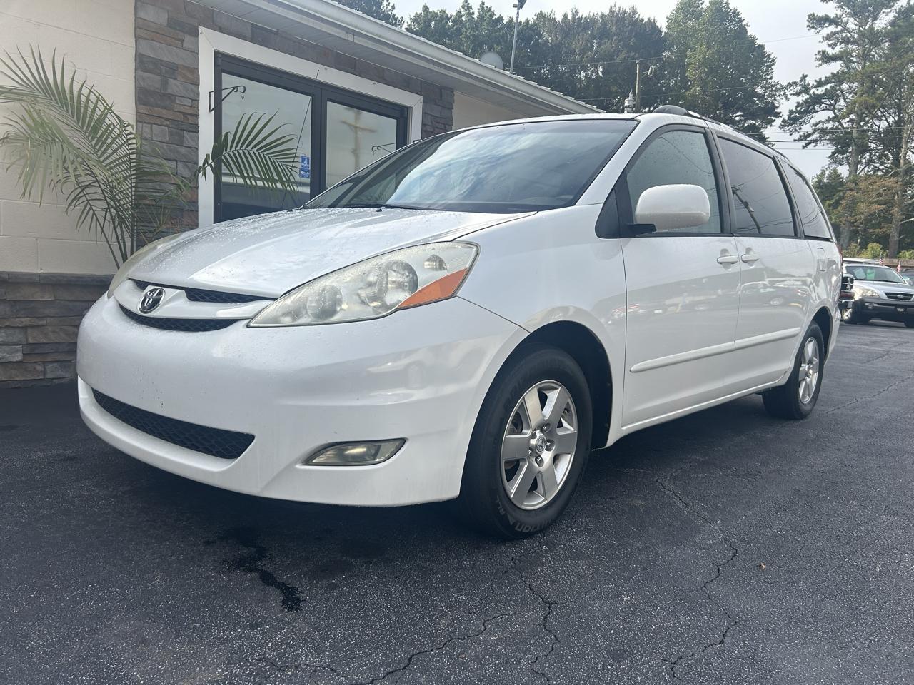 Toyota Sienna photo 4