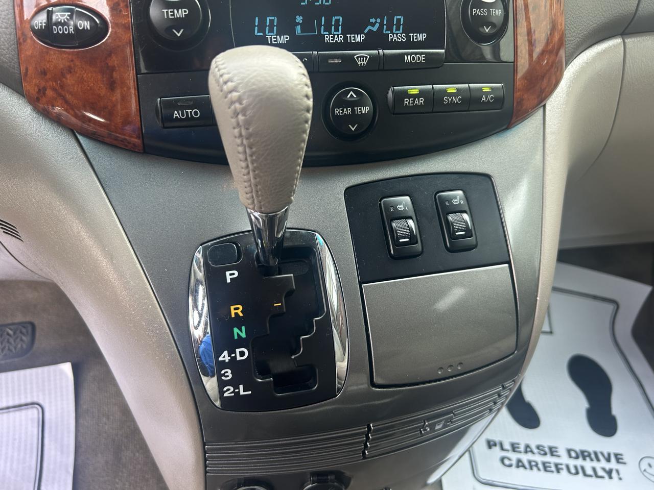 Toyota Sienna photo 19