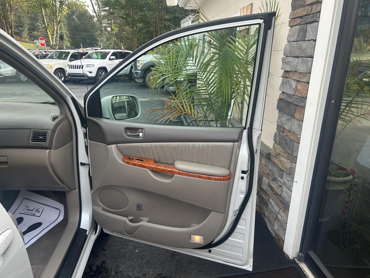 Toyota Sienna photo 22