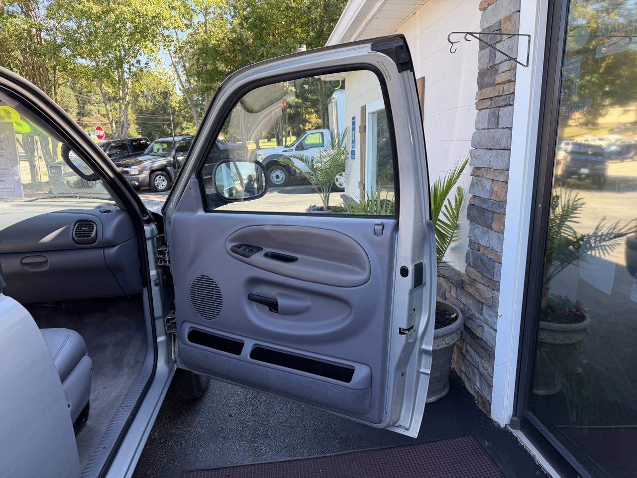 Dodge Ram 1500 Quad Cab 6.5-ft. Bed 2WD 1998