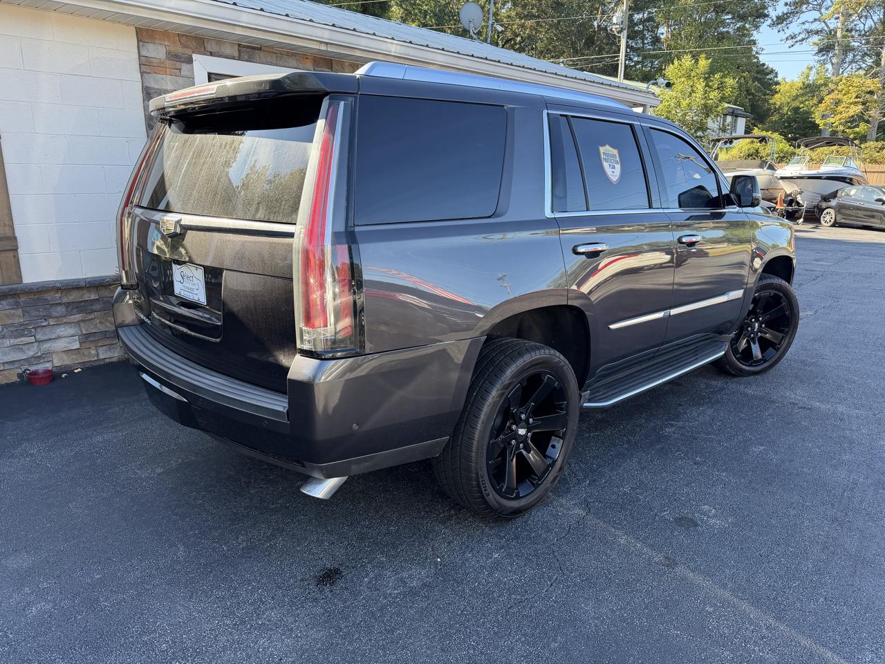 Cadillac Escalade photo 3