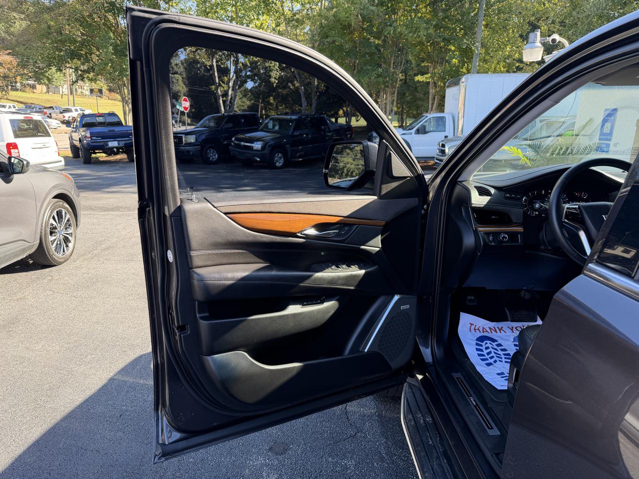Cadillac Escalade photo 9