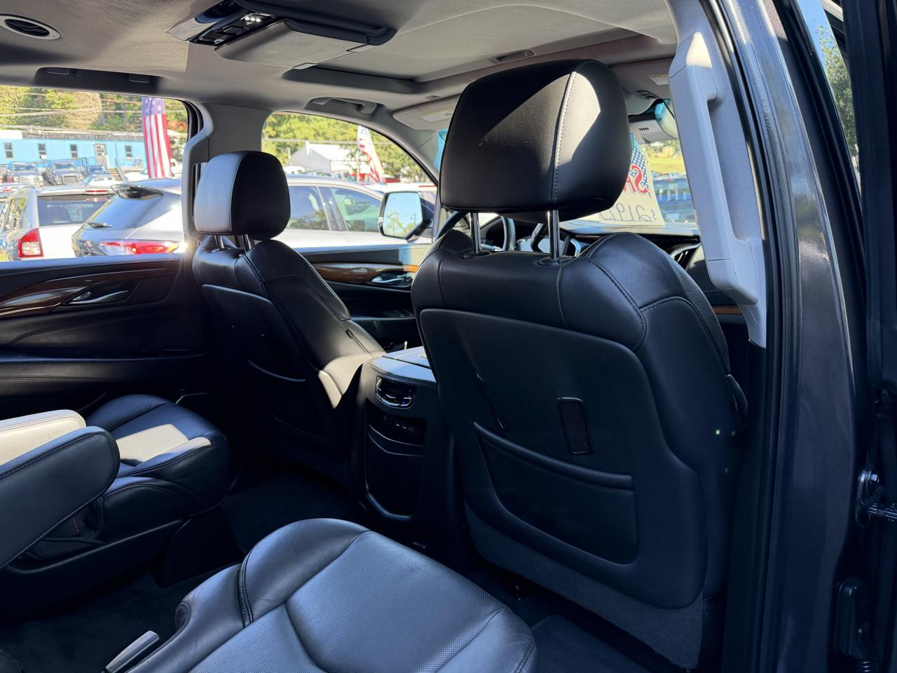Cadillac Escalade photo 35
