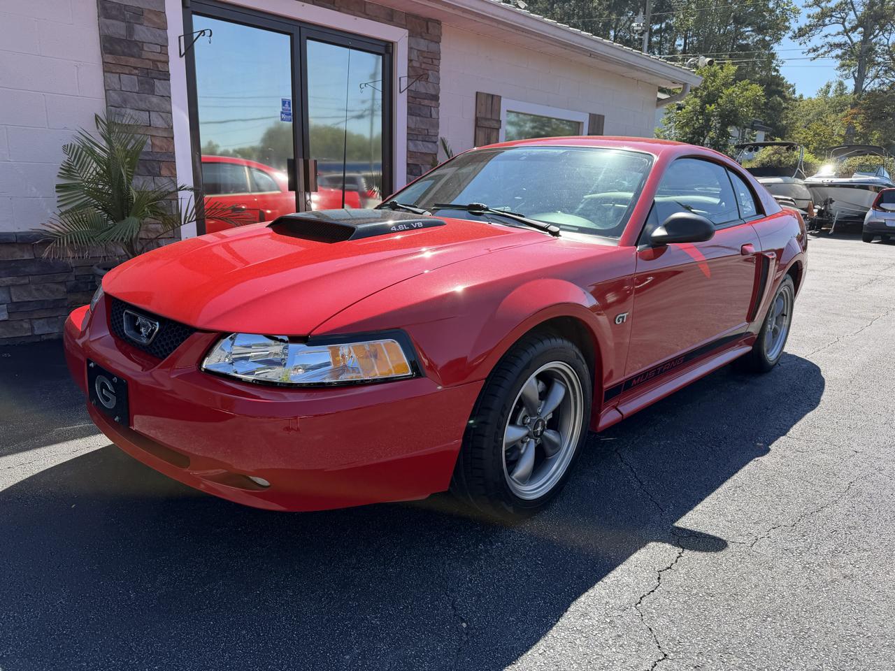 Ford Mustang GT Deluxe Coupe 2002