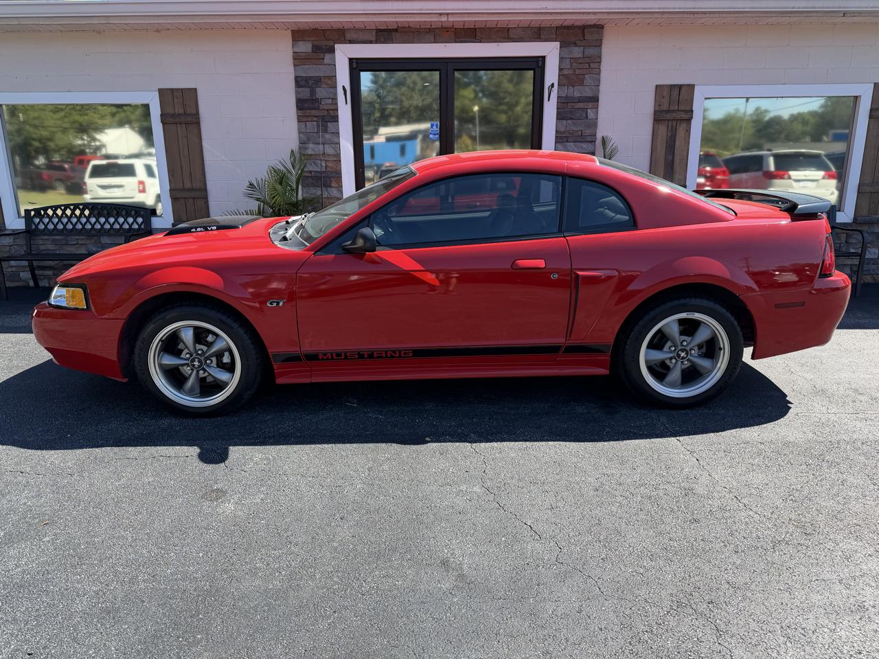 Ford Mustang GT Deluxe Coupe 2002