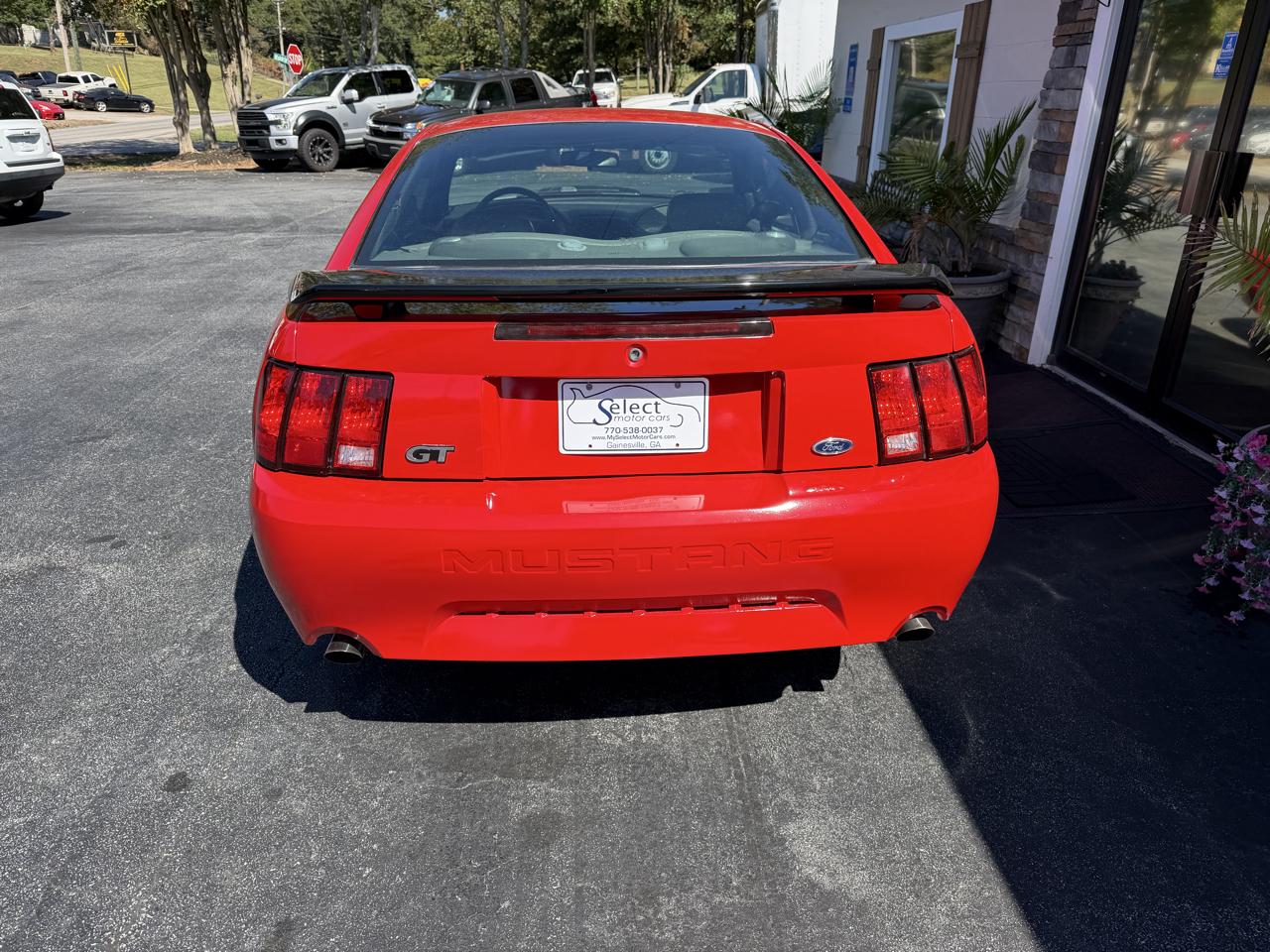 Ford Mustang GT Deluxe Coupe 2002