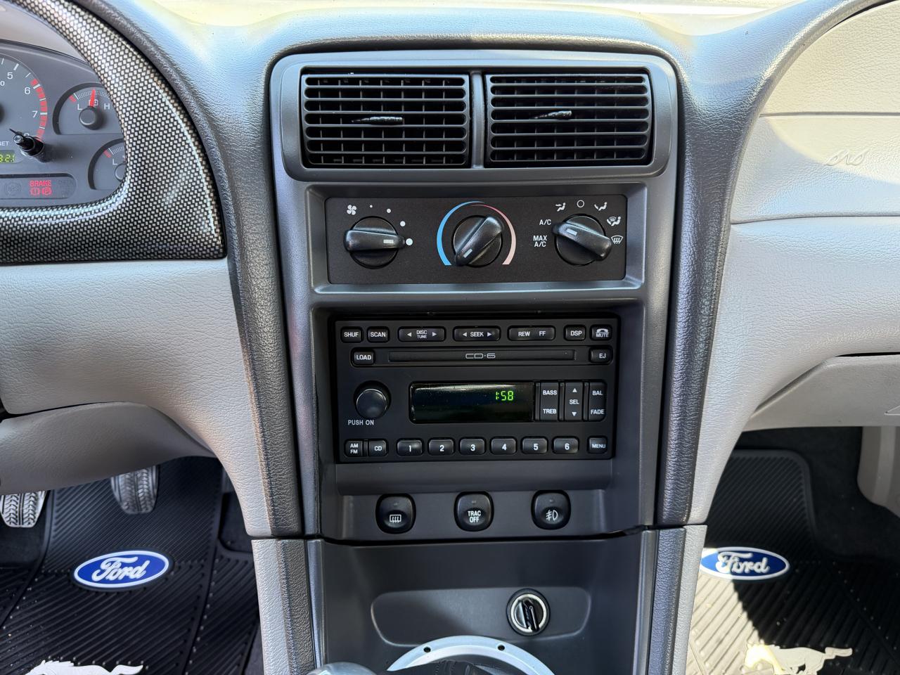 Ford Mustang GT Deluxe Coupe 2002