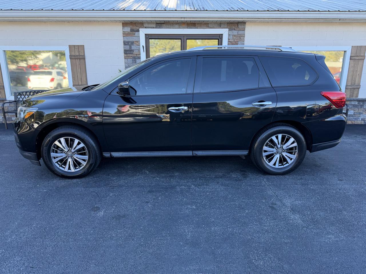 Nissan Pathfinder S 2WD 2019