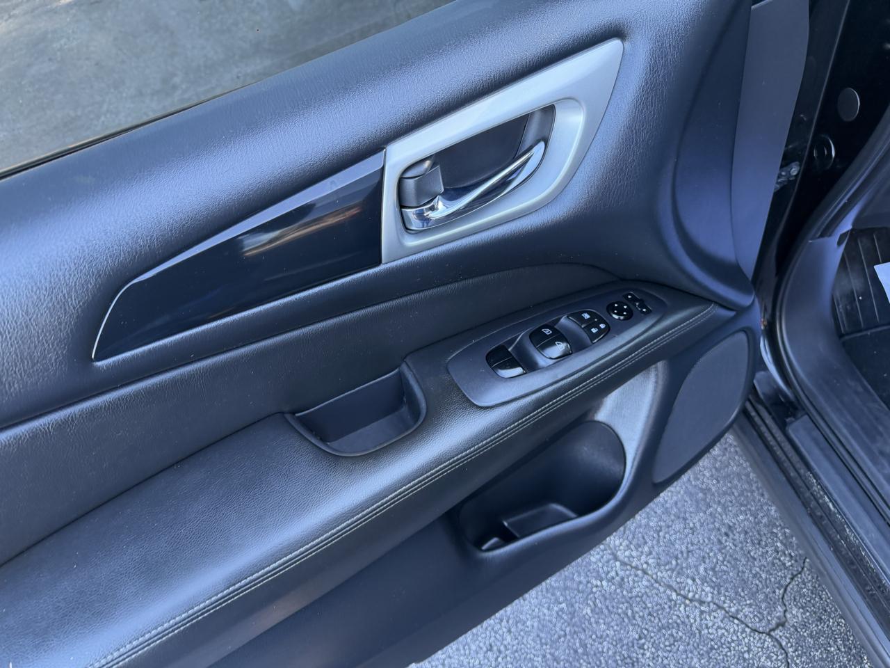 Nissan Pathfinder S 2WD 2019