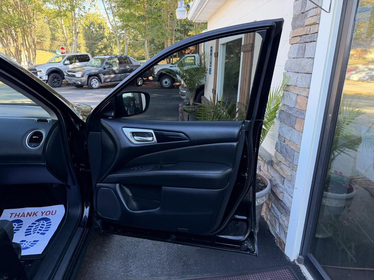 Nissan Pathfinder S 2WD 2019