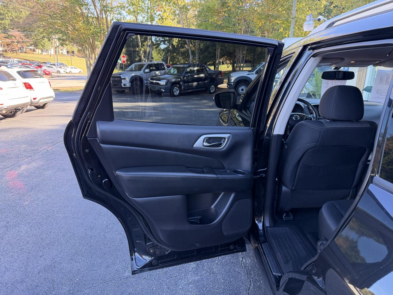 Nissan Pathfinder S 2WD 2019