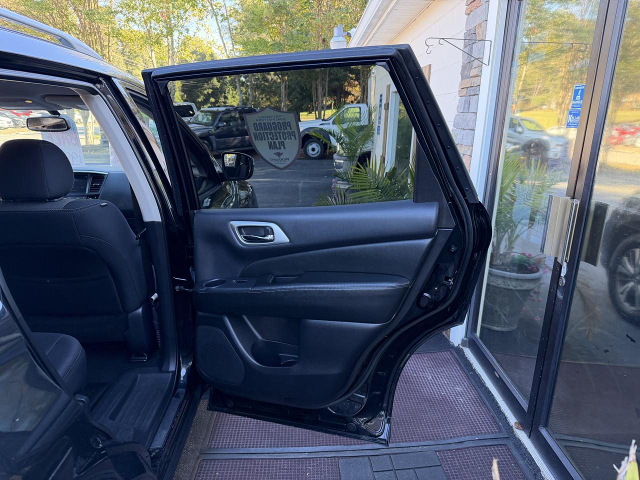 Nissan Pathfinder S 2WD 2019