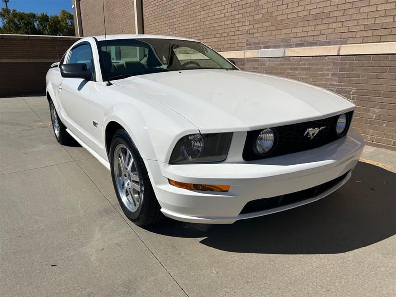 Ford Mustang  2005 Ford Mustang  2005