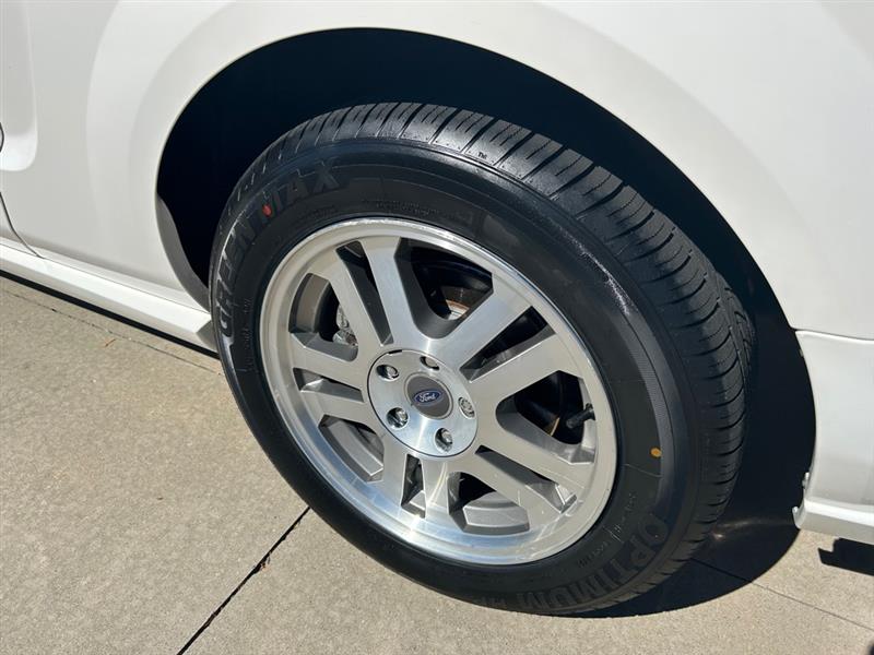 Ford Mustang  2005 Ford Mustang  2005