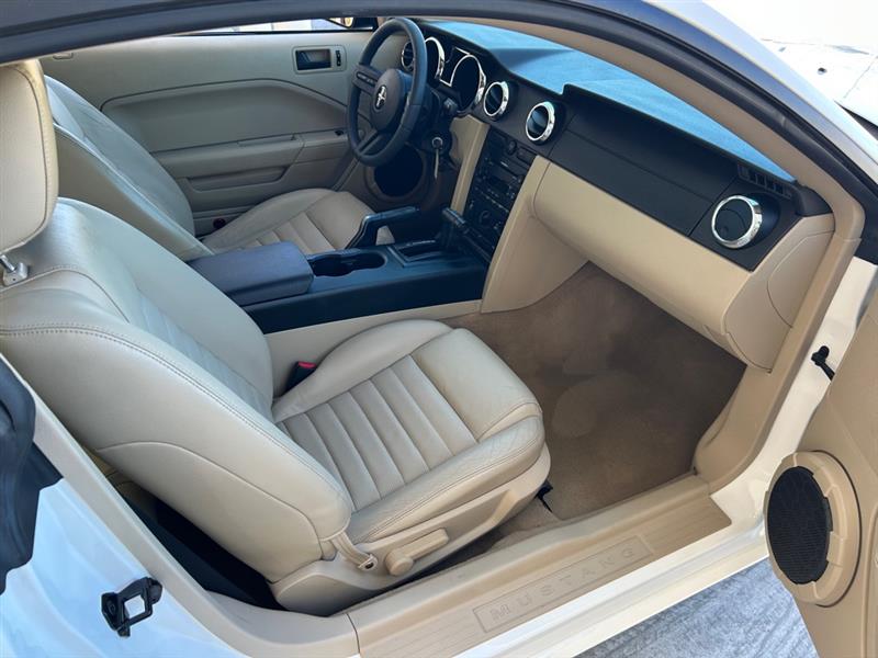 Ford Mustang  2005 Ford Mustang  2005