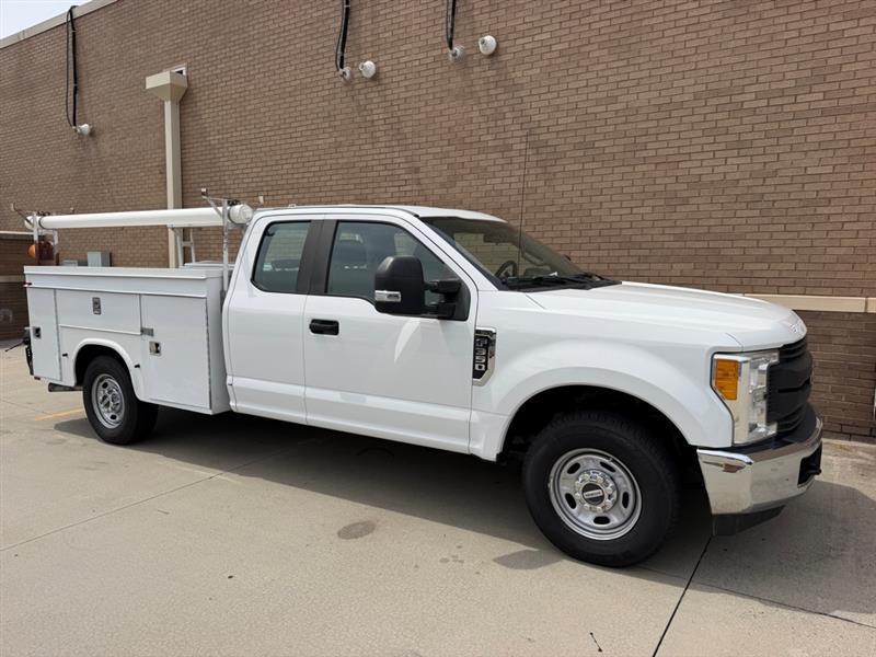 2017 Ford F-350 Super Duty XL - Photo 3