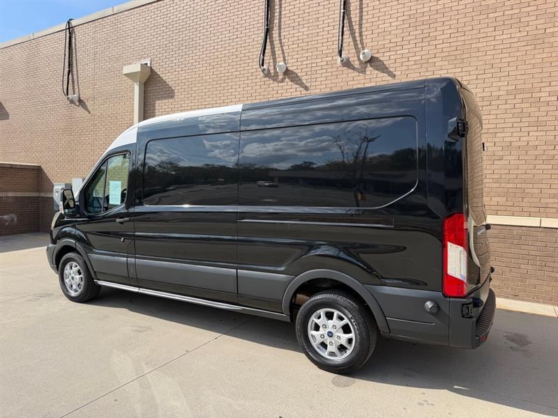 Ford Transit  2015