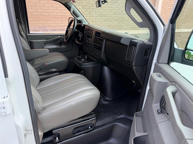 GMC Savana  2016