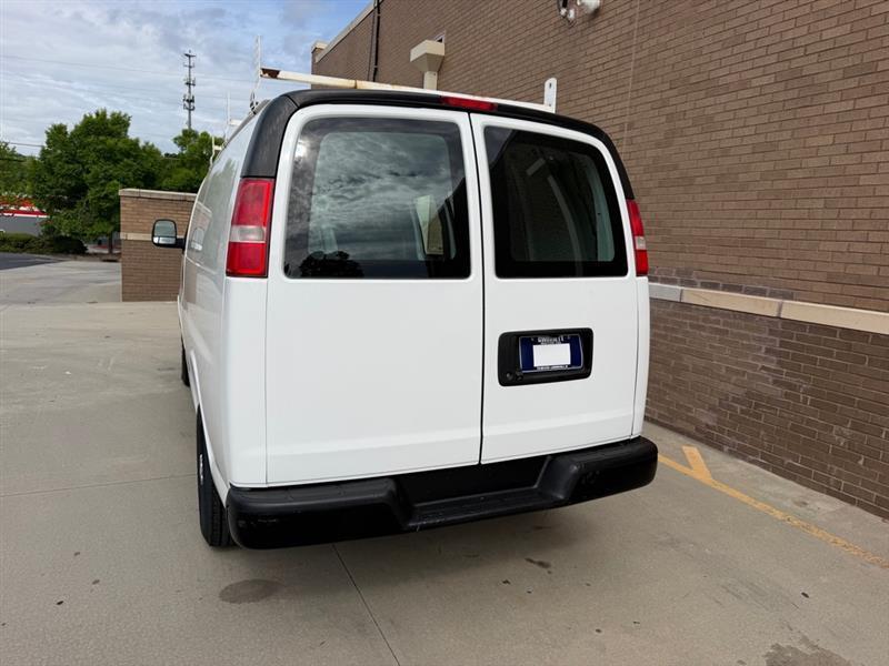 GMC Savana  2016