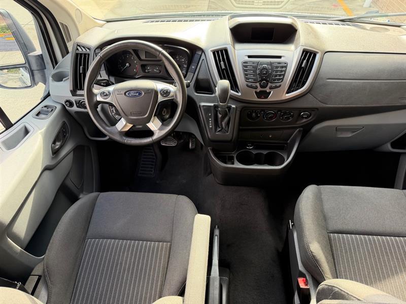 Ford Transit  2015